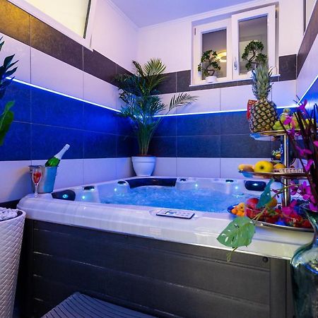Apartment By The Way Hot Tub And Free Parking Dubrovnik Exterior foto